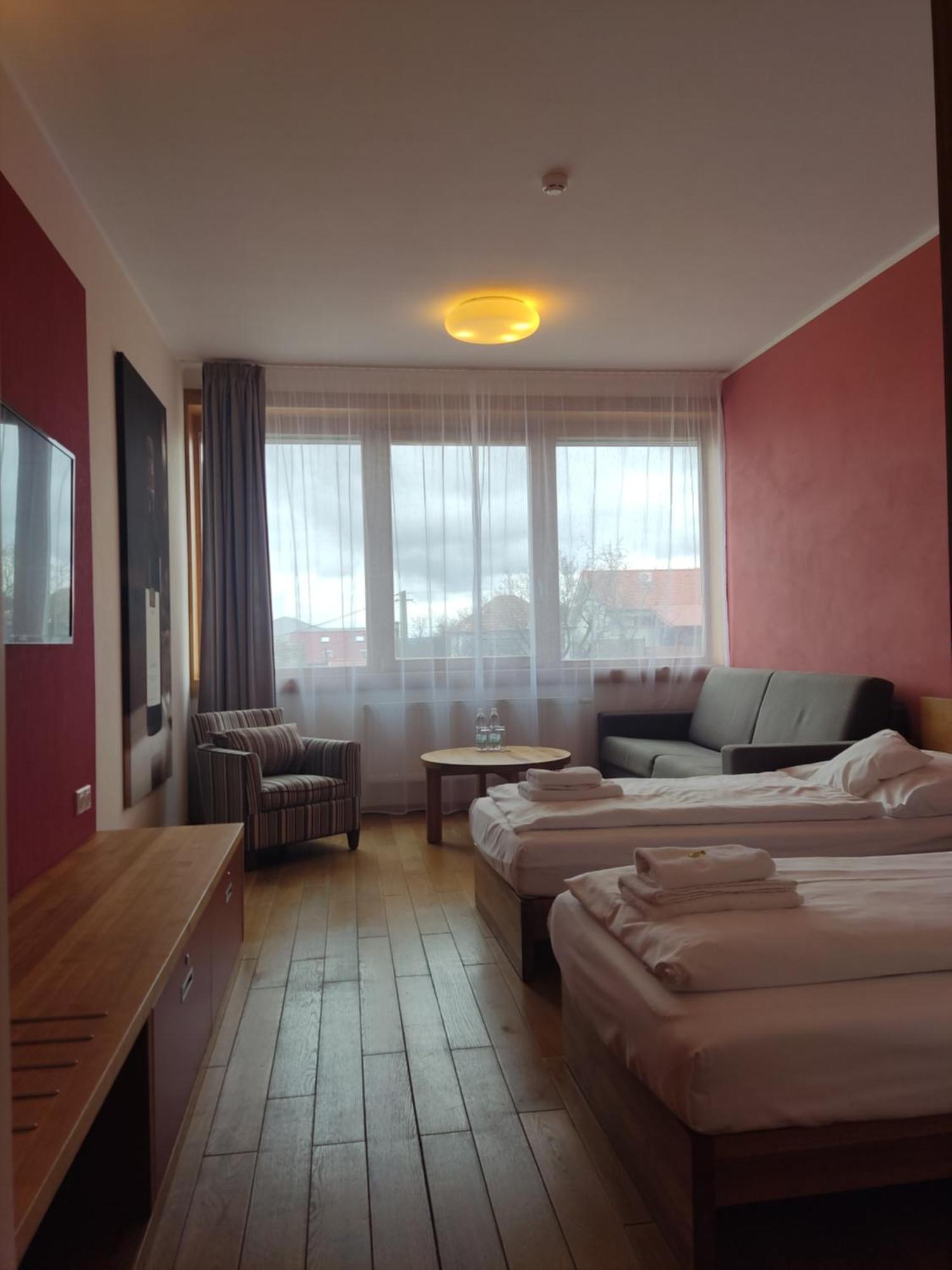 Hotel Madl Velké Bílovice Екстериор снимка